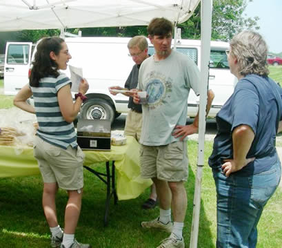 John Krueger and members of New Jersey CSAs on the farm visit day. John Krueger and members of New Jersey CSAs on the farm visit day.